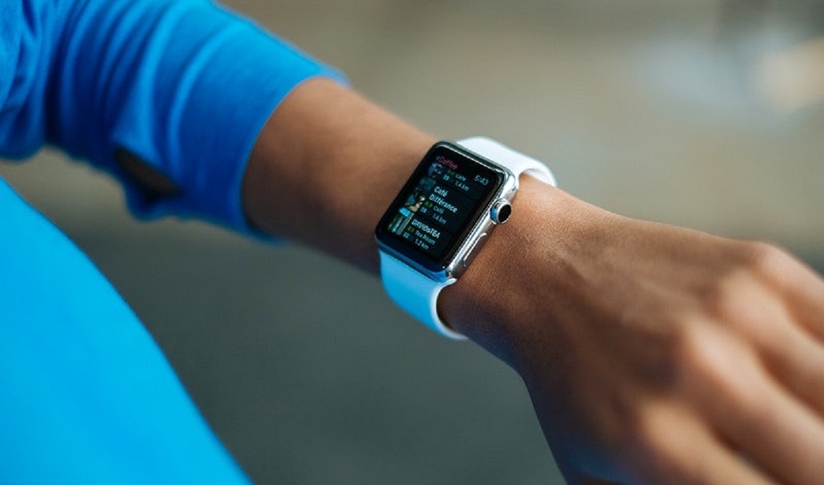 Tech Meets Wellness: Best Health-Tracking Wearables of 2025